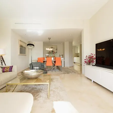 Apartament Home, With Sea Views, South Facing And Close To The Golf Course And The Beach, In Elviria Hills *