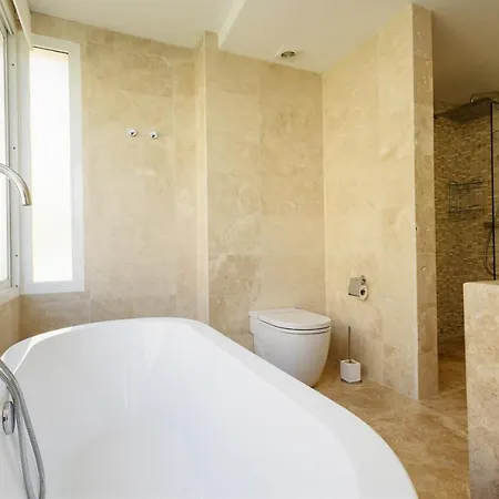 Apartament Home, With Sea Views, South Facing And Close To The Golf Course And The Beach, In Elviria Hills Marbella