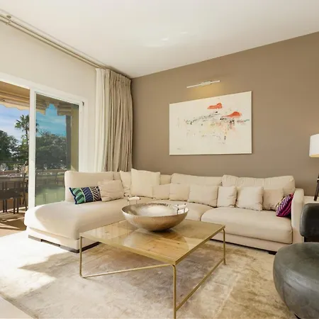Apartament Home, With Sea Views, South Facing And Close To The Golf Course And The Beach, In Elviria Hills