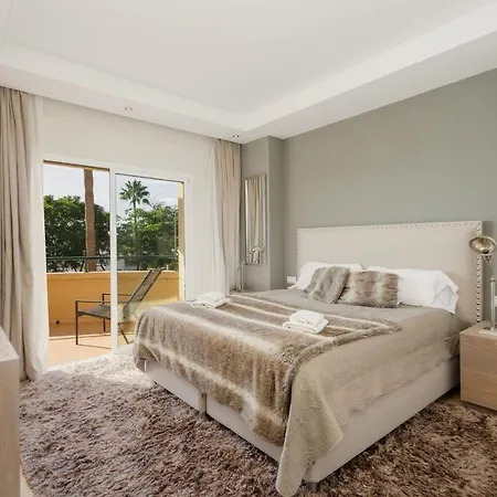 Home, With Sea Views, South Facing And Close To The Golf Course And The Beach, In Elviria Hills Apartament