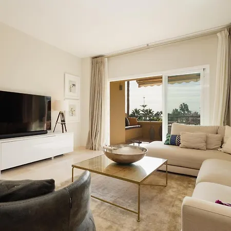 Home, With Sea Views, South Facing And Close To The Golf Course And The Beach, In Elviria Hills Apartament